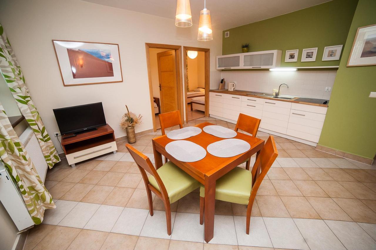 Apartamenty Dom Na Wzgorzu Gardenia Stronie Slaskie Bagian luar foto